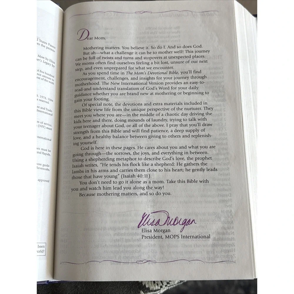 Mom's Devotional Bible Hardback Vintage New International Version 1996 GUC MOPS